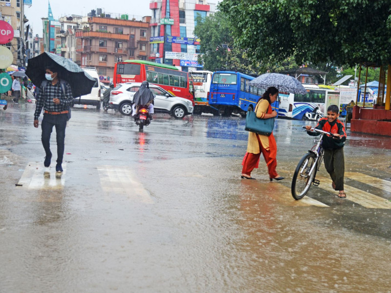 काठमाडाैंसहित देशका केही स्थानमा भारी वर्षाकाे प्रक्षेपण, माैसमविद्ले भने- सतर्क रहनू